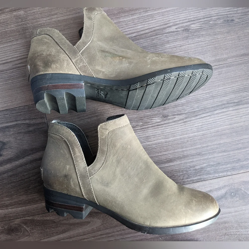 Sorel - Lolla Cut Out Bootsie Pull-On Bootie LL3264-240 | 8 | Sage Taupe Gray